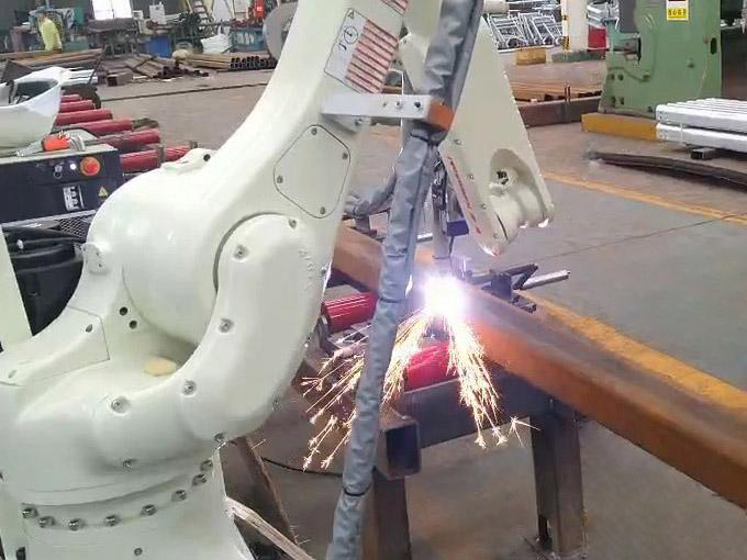 Robot de coupe au plasma RA20N